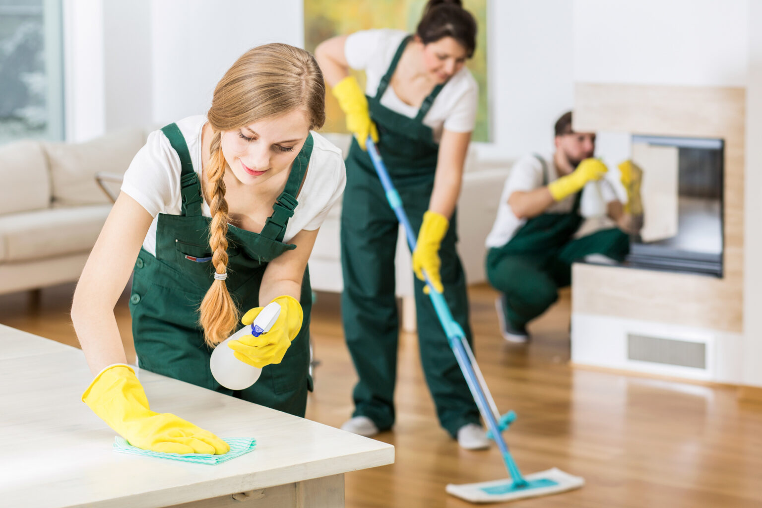 Franchise Advantages for Starting a Commercial Cleaning Business